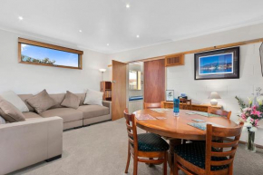 Forty South Cottage - A Secluded Waterside Getaway, Lindisfarne